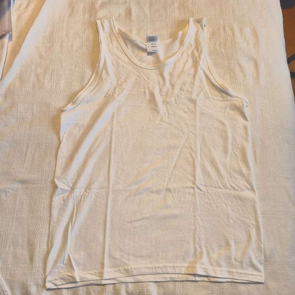 Gildan men's Medium white tank tops, Cotton heavyweight New 4 count - Picture 3 of 4